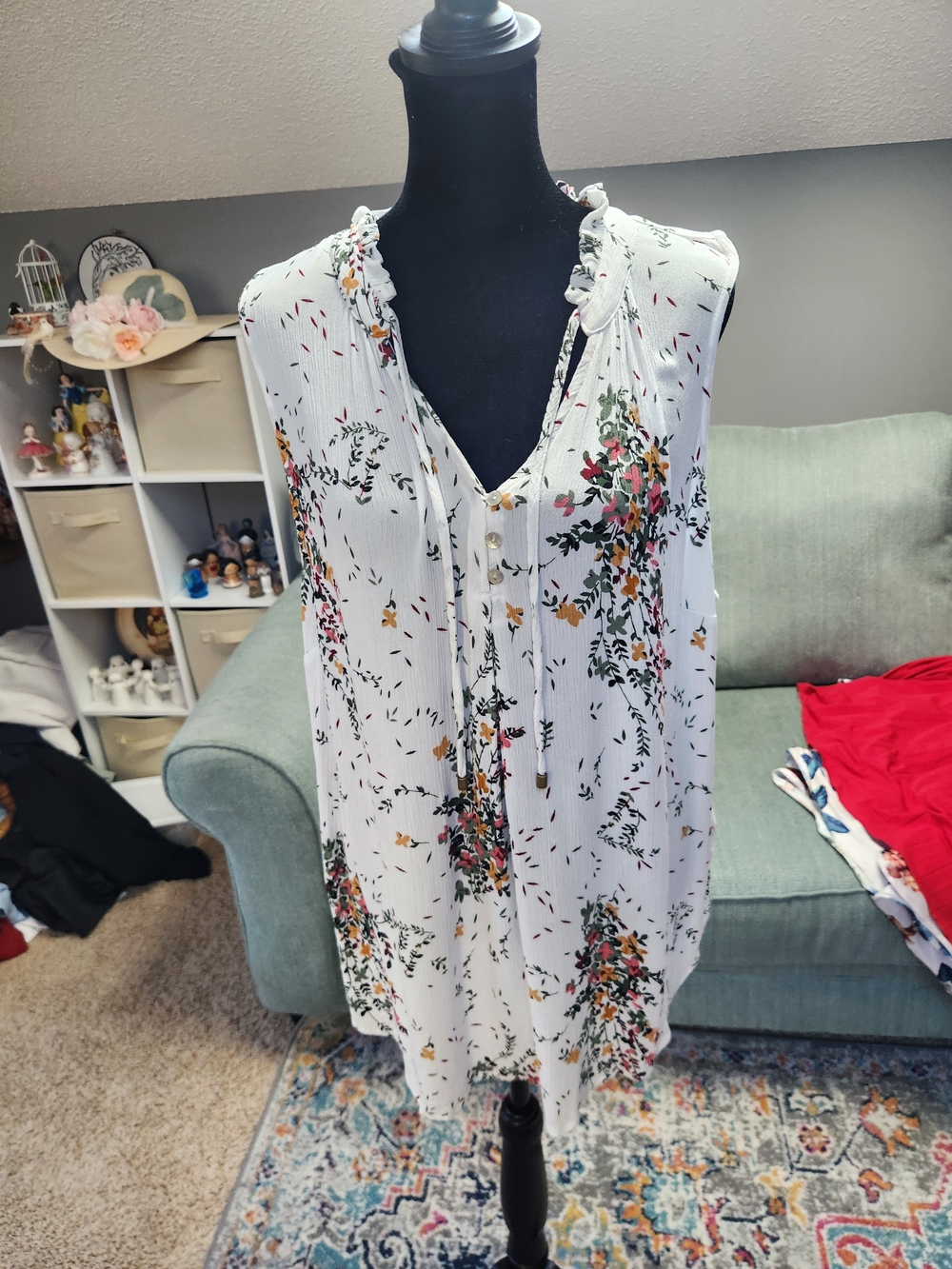 Market & Spruce Stitch Fix Sleeveless White Floral V-Neck Tunic Top 2X Plus